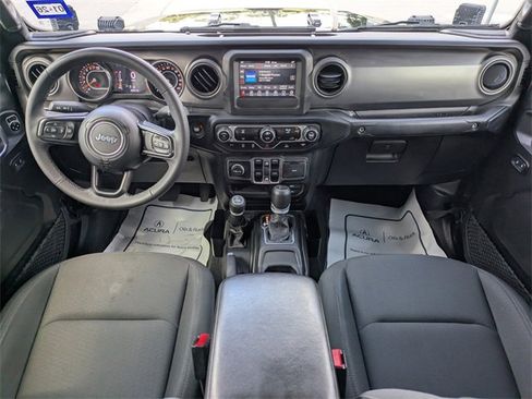 Used 2023 Jeep Gladiator Willys image 17