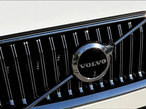 Used 2023 Volvo XC60 B5 Plus w/ Climate Package image 29