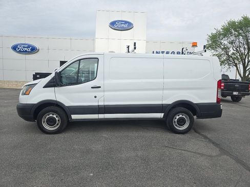 Used 2016 Ford Transit 250 130 Low Roof RWD image 2