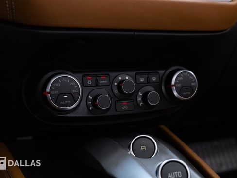 Used 2017 Ferrari California T RWD image 36