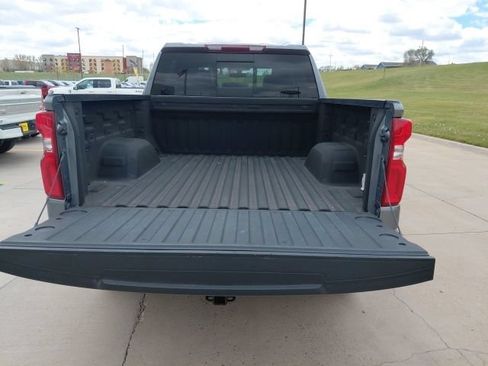 Used 2021 Chevrolet Silverado 1500 LT Trail Boss w/ Convenience Package II AWD/4WD image 5
