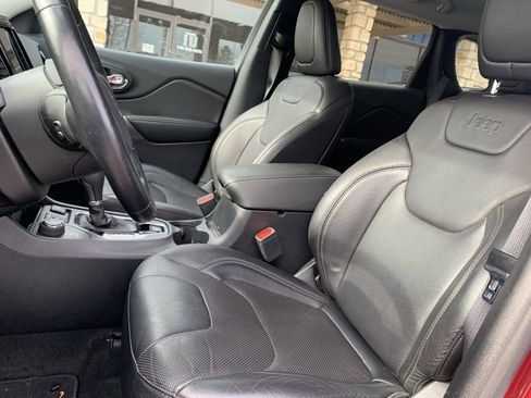 Used 2020 Jeep Cherokee Limited image 10