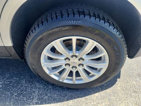 Used 2019 Cadillac XT5 FWD image 9