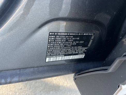 Certified 2025 Volkswagen Tiguan S image 31