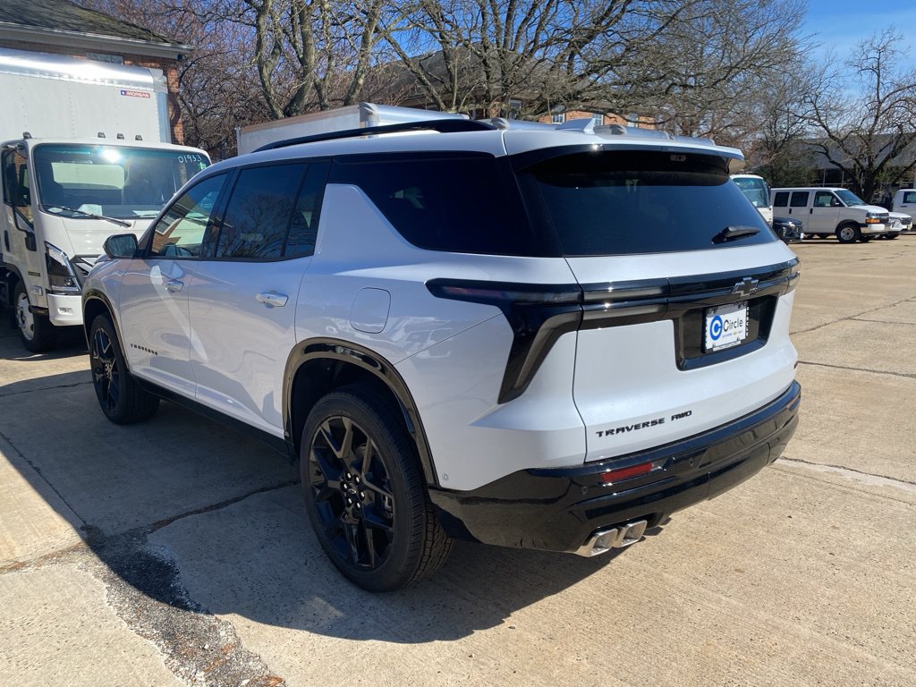 New 2026 Chevrolet Traverse RS w/ LPO, Floor Liner Package AWD/4WD image 8