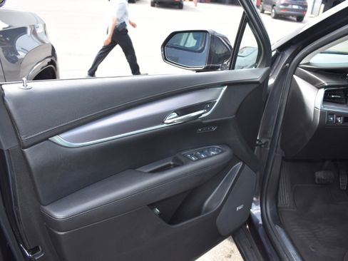 Used 2017 Cadillac XT5 Luxury image 17