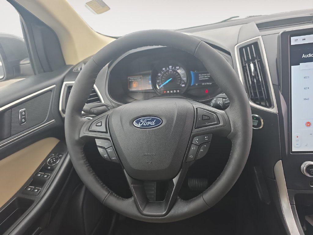 Used 2022 Ford Edge SEL AWD/4WD image 12