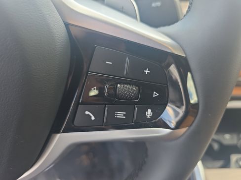 Used 2025 BMW 430i Coupe w/ Convenience Package image 24