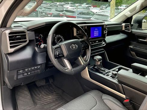 Used 2024 Toyota Tundra SR5 w/ SR5 Premium Package AWD/4WD image 17