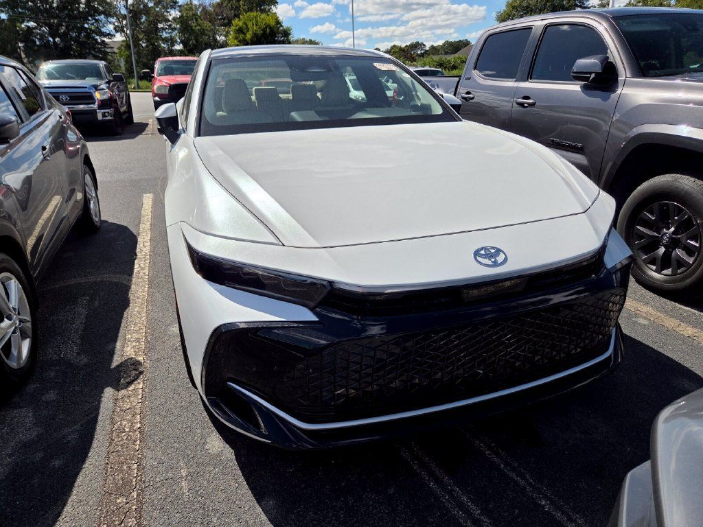 Used 2025 Toyota Crown AWD/4WD image 2