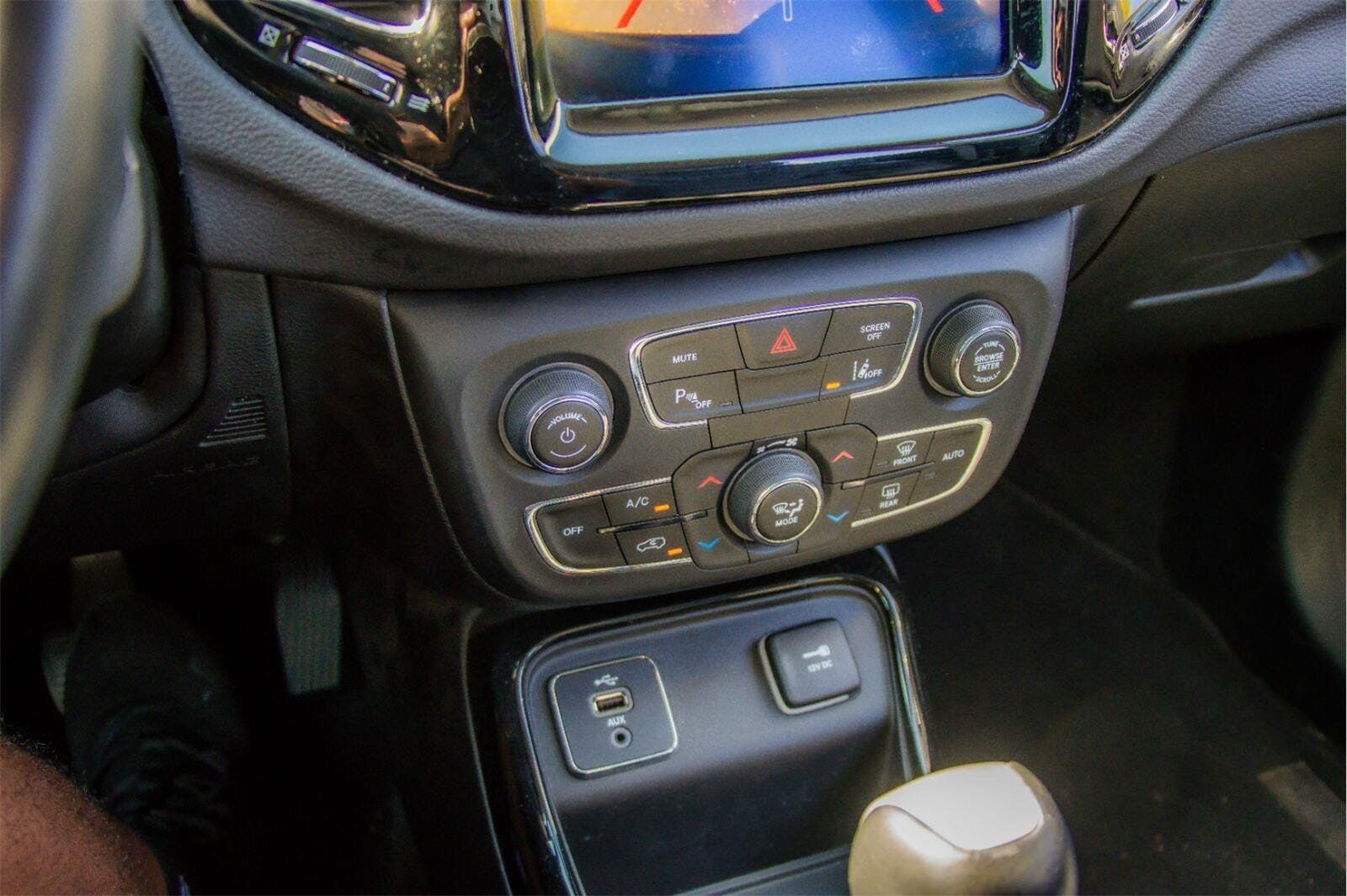 Used 2018 Jeep Compass Limited w/ Navigation Group FWD image 14
