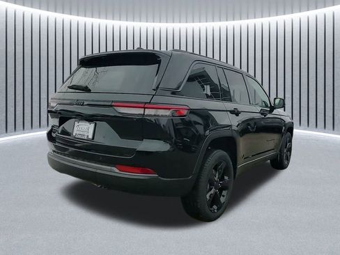 New 2026 Jeep Grand Cherokee Limited w/ Limited Altitude Package image 9