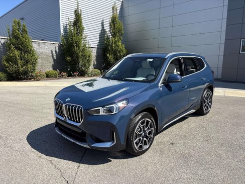 Used 2026 BMW X1 xDrive28i w/ Technology Package AWD/4WD image 3