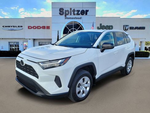 Used 2025 Toyota RAV4 LE image 4