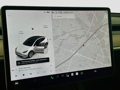 Used 2022 Tesla Model Y Long Range AWD/4WD image 19