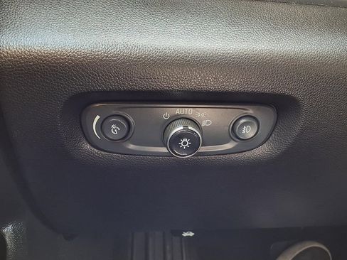 Used 2019 Chevrolet Traverse LT AWD/4WD image 17