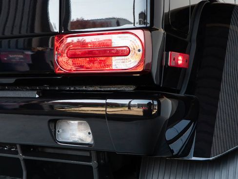 Used 2017 Mercedes-Benz G 550 Squared image 15