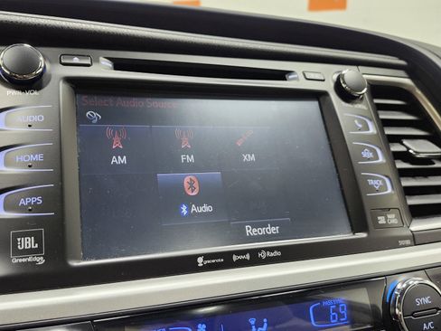 Used 2018 Toyota Highlander Limited Platinum image 8