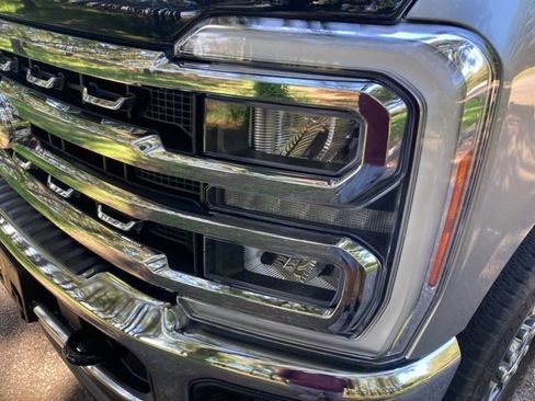 Used 2023 Ford F250 Lariat w/ FX4 Off-Road Package image 11