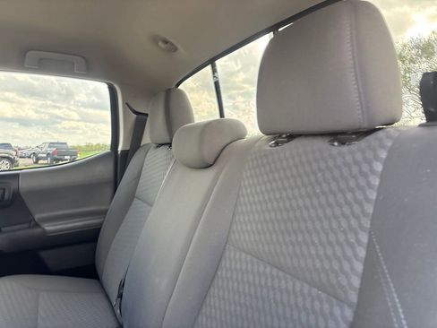 Used 2020 Toyota Tacoma SR5 RWD image 25