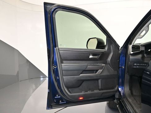 Used 2022 Toyota Tundra SR5 w/ Convenience Package image 11