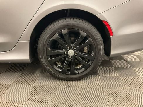 Used 2016 Chrysler 200 Limited FWD image 25