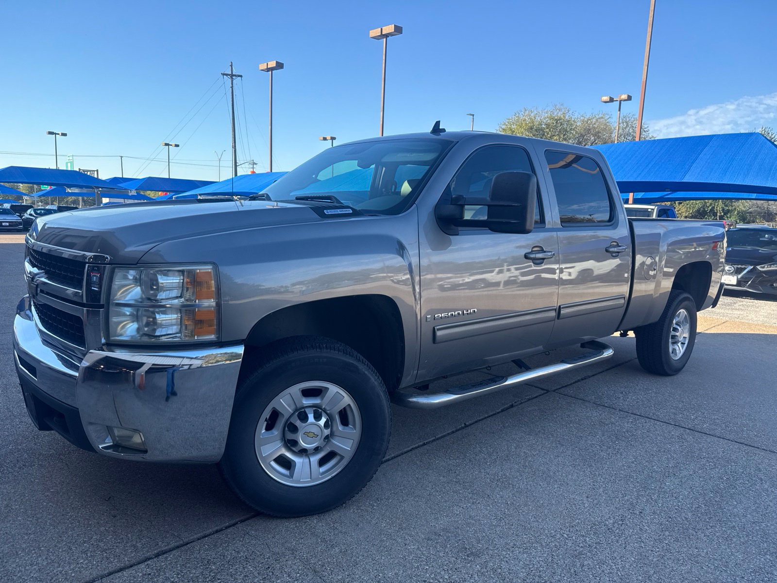 Used 2009 Chevrolet Silverado 2500 LTZ w/ Safety Package AWD/4WD image 1