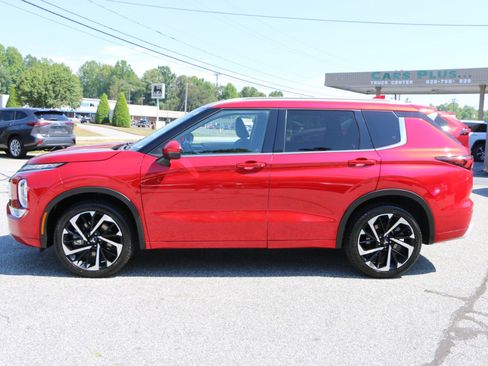 Used 2022 Mitsubishi Outlander SEL FWD image 2