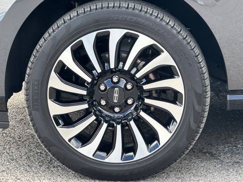 Used 2024 Lincoln Navigator Black Label image 28