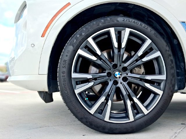 Used 2023 BMW X7 xDrive40i w/ Parking Assistance Package AWD/4WD image 32