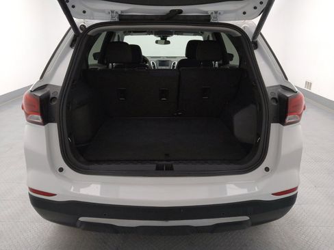 Used 2024 Chevrolet Equinox LT FWD image 29