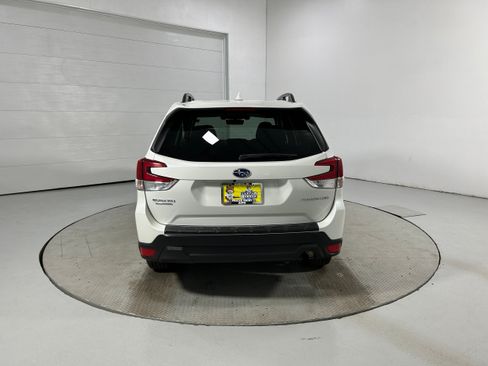 Used 2020 Subaru Forester Premium AWD/4WD image 32