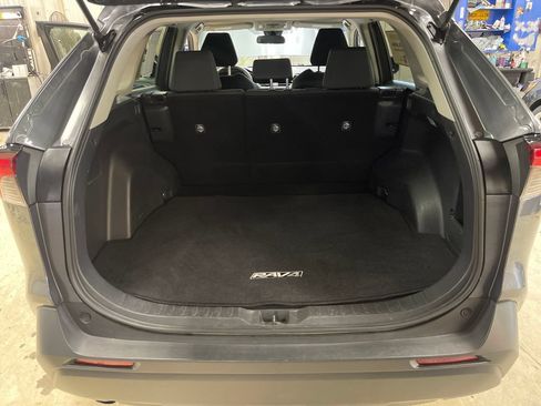 Certified 2021 Toyota RAV4 LE AWD/4WD image 20