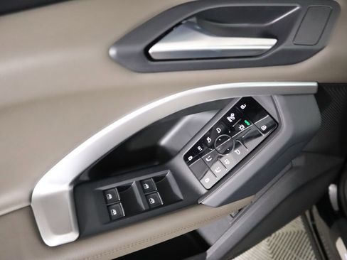 Used 2025 Audi Q5 Premium Plus w/ Premium Plus image 25