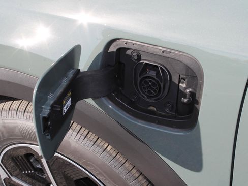 New 2025 Kia Niro EX w/ EX Cold Weather Package image 6