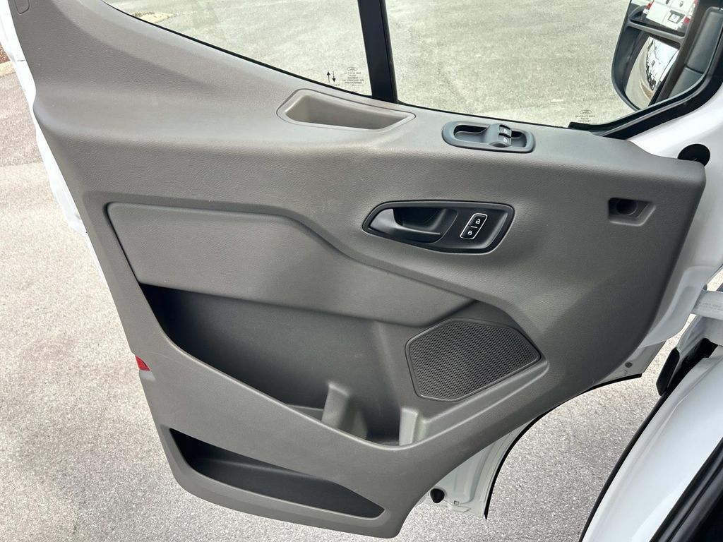 Used 2024 Ford Transit 350 XLT RWD image 28