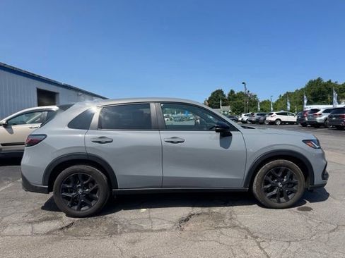 Used 2024 Honda HR-V Sport image 1