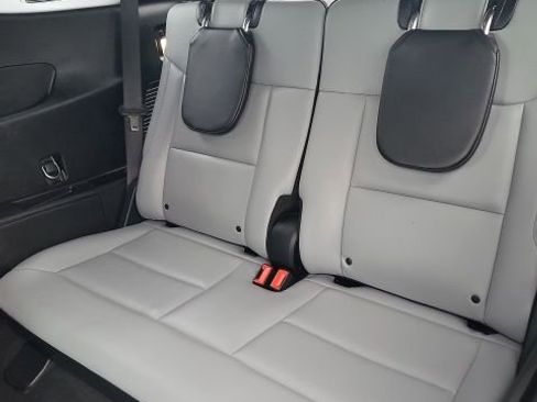 Used 2021 Ford Explorer XLT w/ Equipment Group 202A image 13