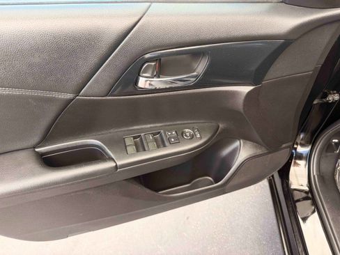 Used 2014 Honda Accord Sport image 17