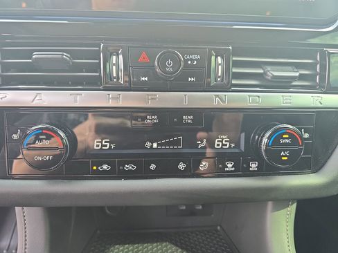 Used 2026 Nissan Pathfinder SV AWD/4WD image 24