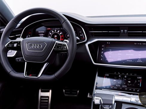 Used 2025 Audi RS 7 Performance AWD/4WD image 71