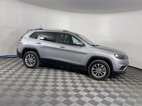 Used 2019 Jeep Cherokee Latitude Plus w/ Comfort/Convenience Group AWD/4WD image 6