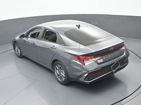 Used 2024 Hyundai Elantra SEL FWD image 45