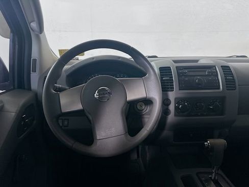 Used 2011 Nissan Frontier S image 21