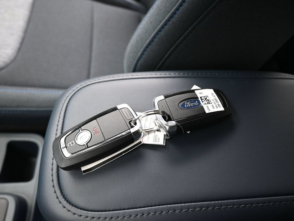 Used 2025 Ford Maverick XLT FWD image 17