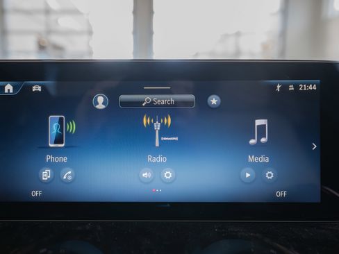 Used 2025 Mercedes-Benz GLB 250 4MATIC image 20