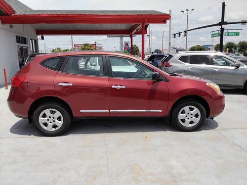 Used 2015 Nissan Rogue S image 4