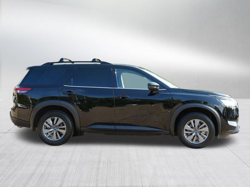 Certified 2025 Nissan Pathfinder SV w/ SV Premium Package AWD/4WD image 8