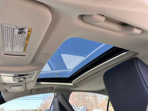 Used 2023 Lexus ES 250 w/ Premium Package image 6