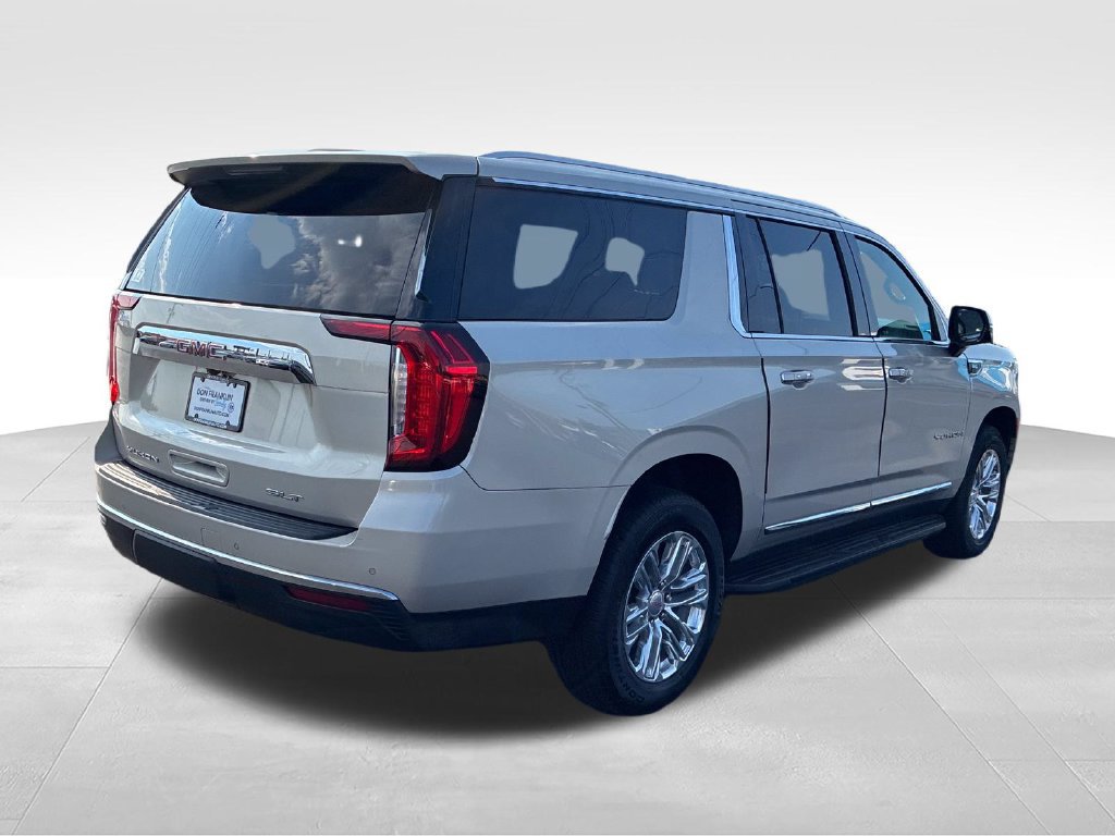 Used 2022 GMC Yukon XL SLT w/ SLT Premium Package AWD/4WD image 5